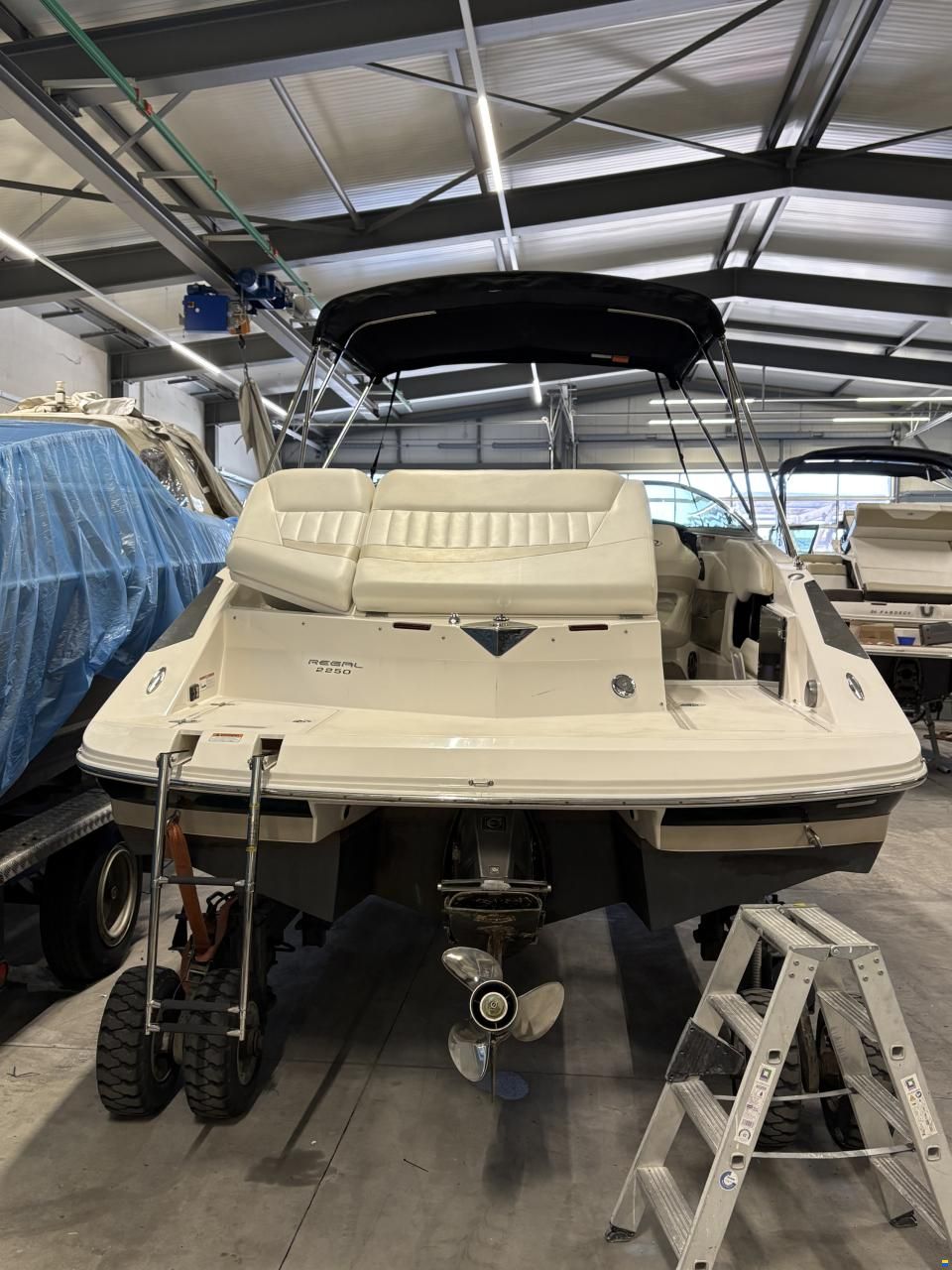 Regal 2250