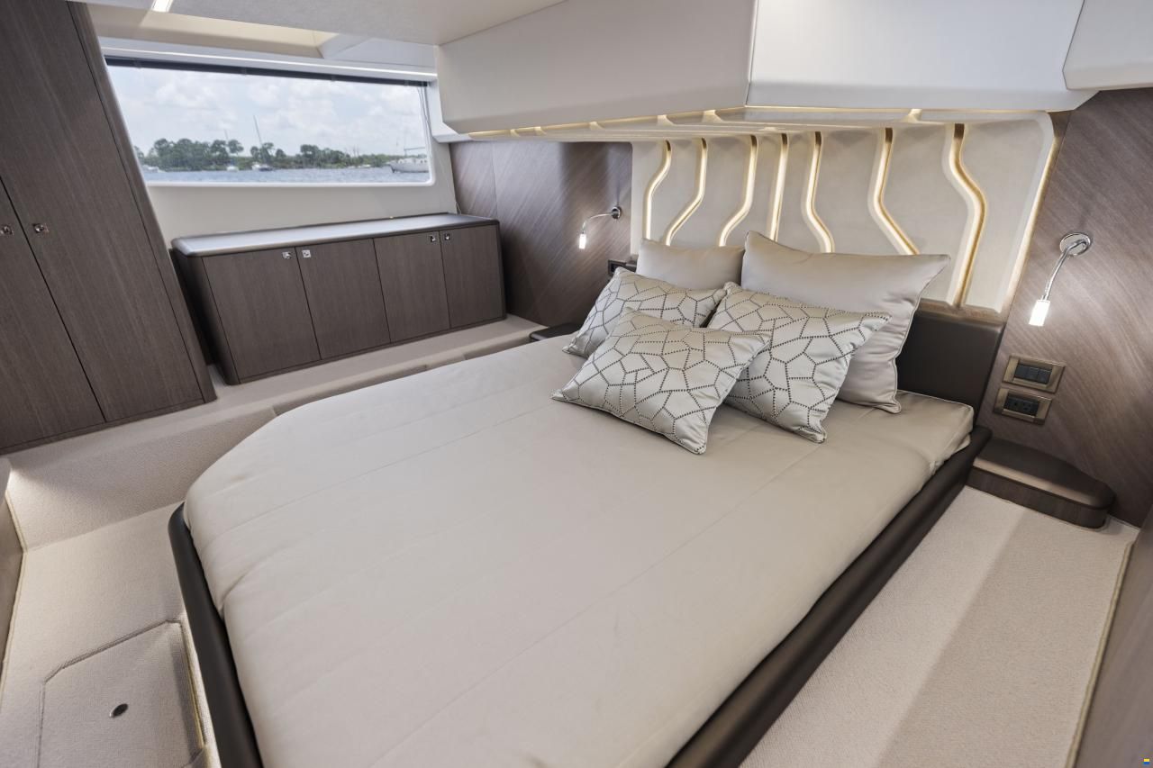 Galeon 450 HTC, 2026 NEW BOAT
