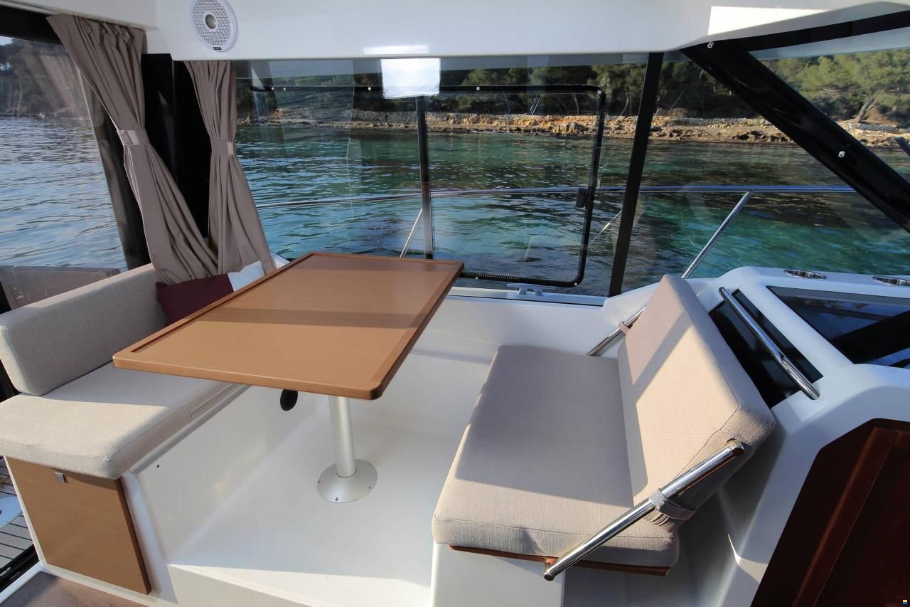 Jeanneau Merry Fisher 895