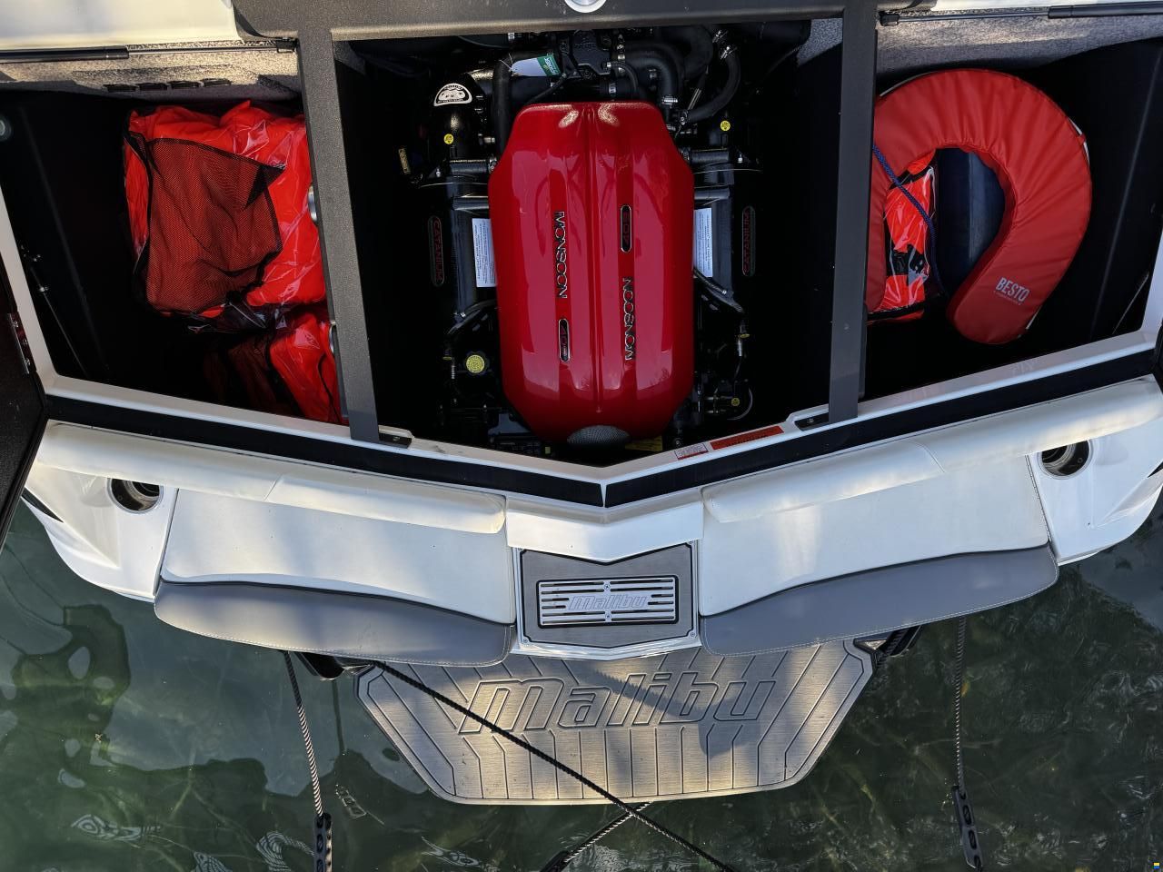 Malibu Wakesetter 22 LSV