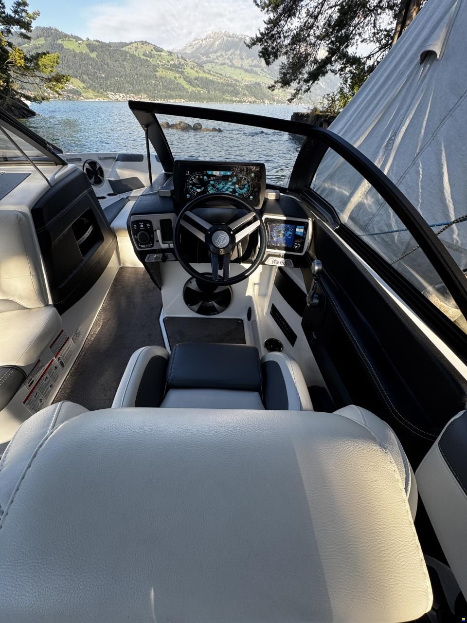 Malibu Wakesetter 22 LSV
