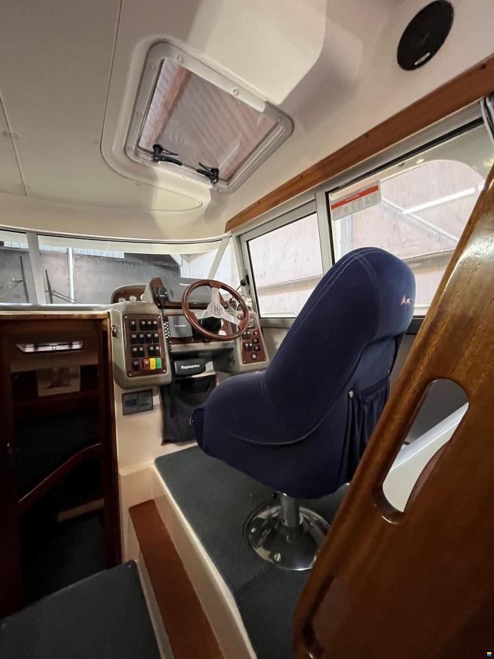 Nimbus 340 Commander