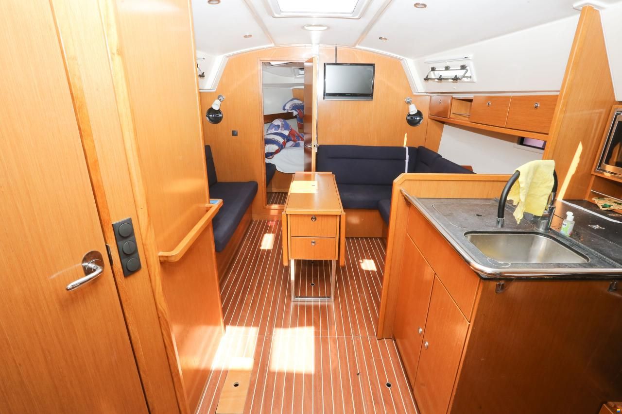 Bavaria Cruiser 36