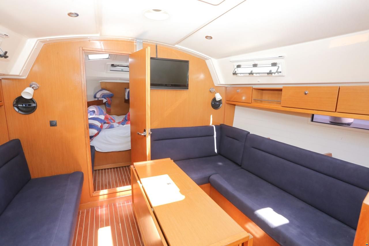 Bavaria Cruiser 36