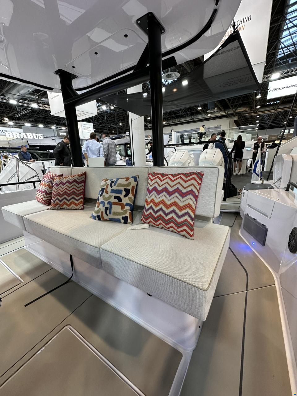 Axopar 37 Sun Top - Iconic Edition