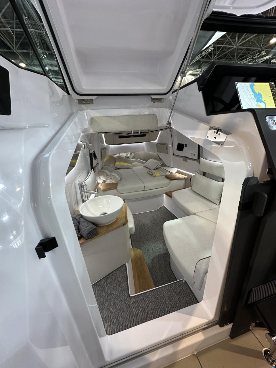 Axopar 37 Sun Top - Iconic Edition