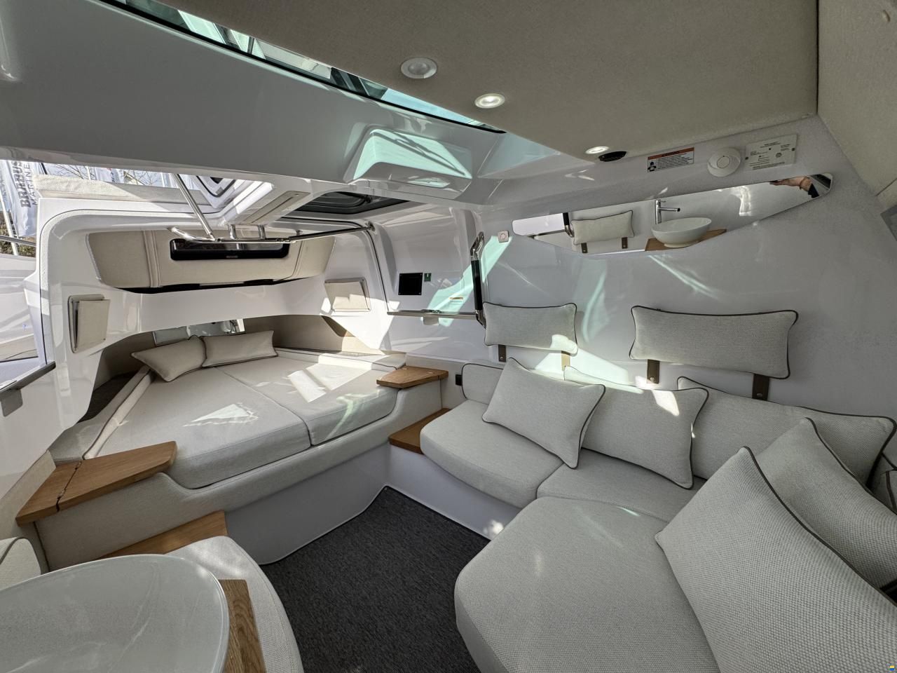 Axopar 37 Sun Top - Iconic Edition