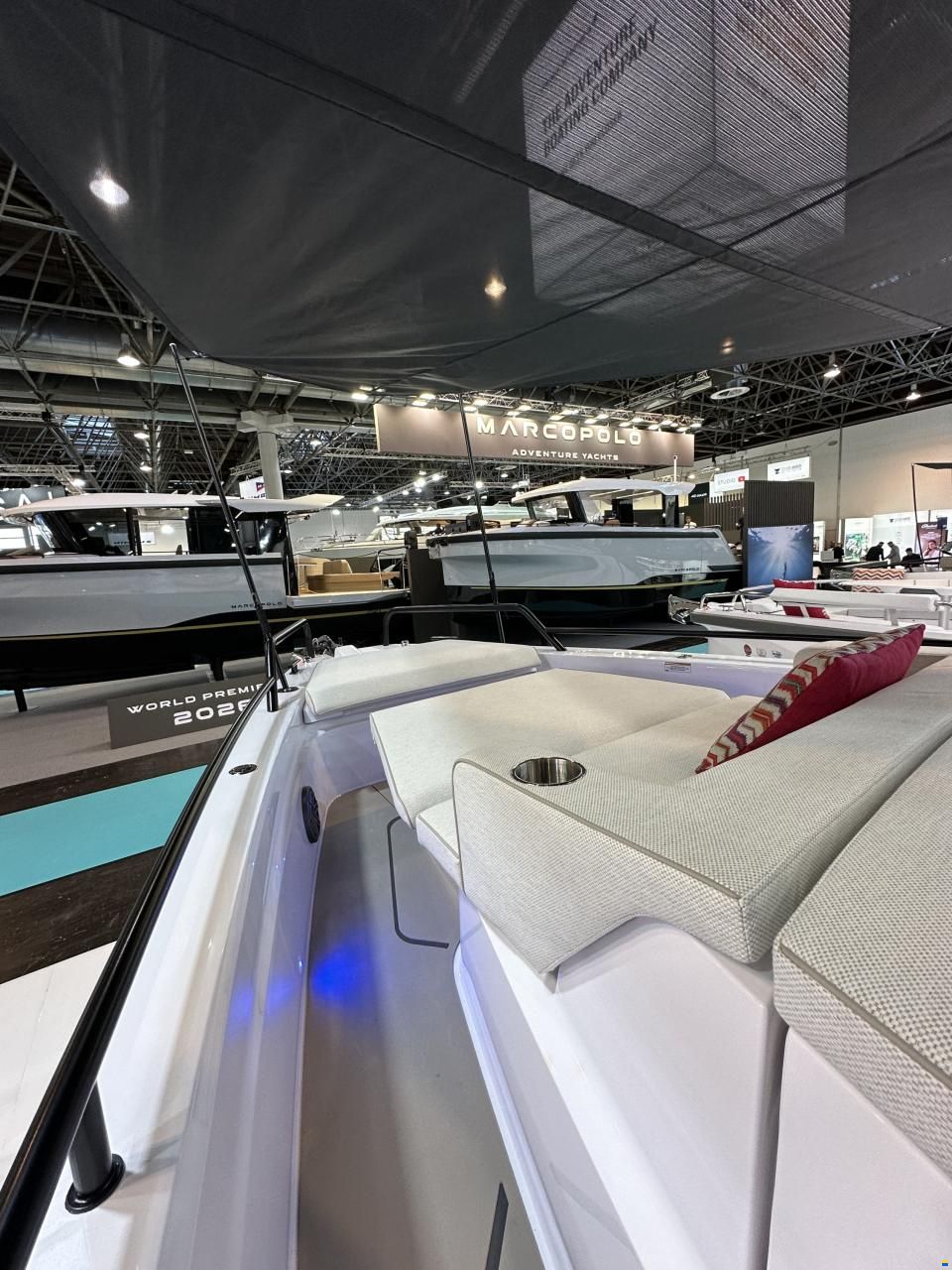 Axopar 37 Sun Top - Iconic Edition