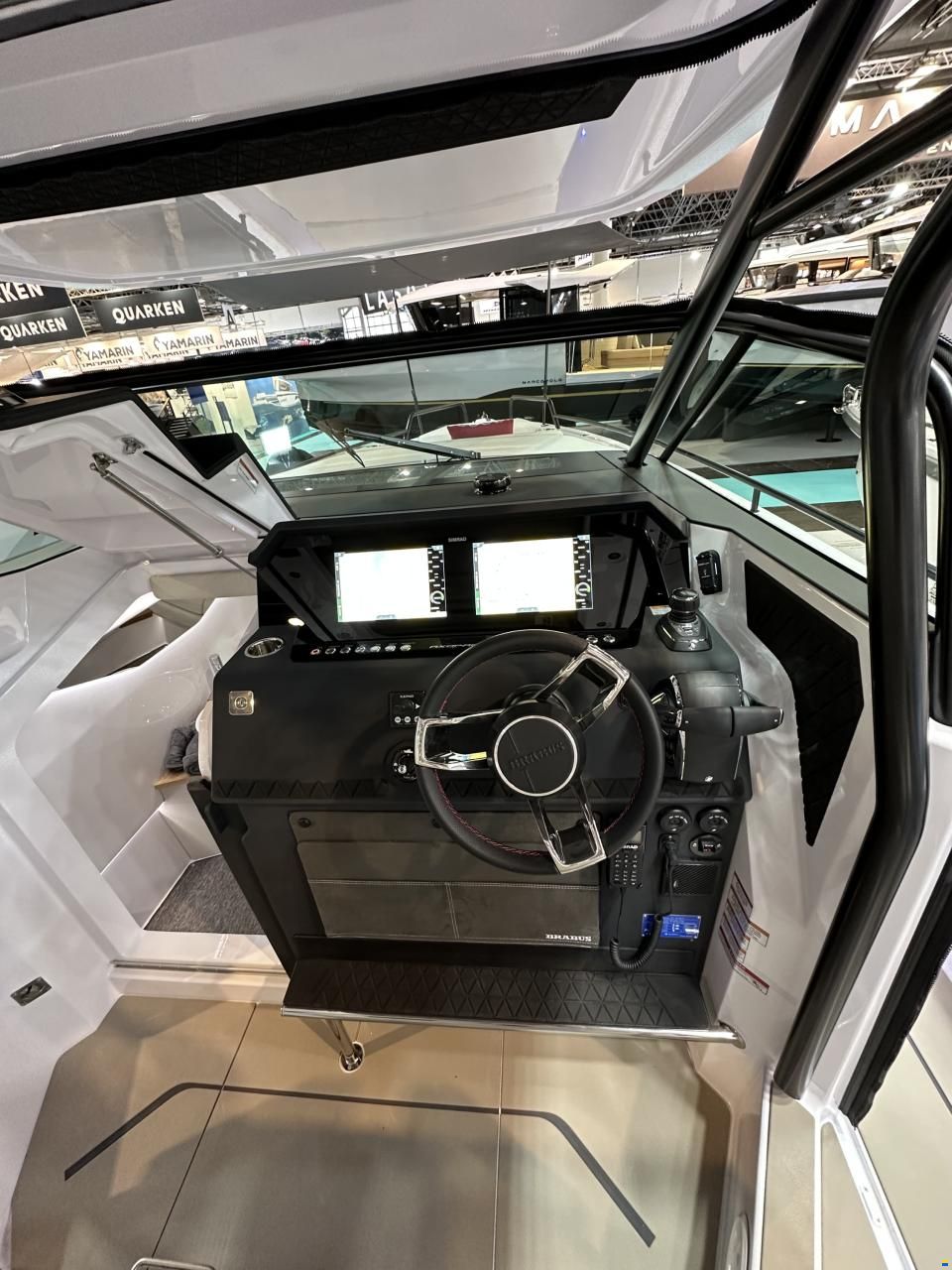 Axopar 37 Sun Top - Iconic Edition