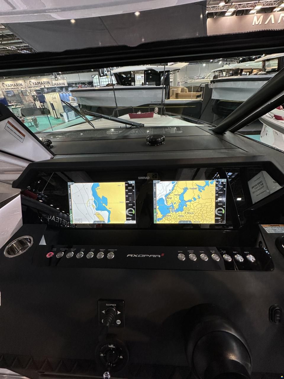 Axopar 37 Sun Top - Iconic Edition