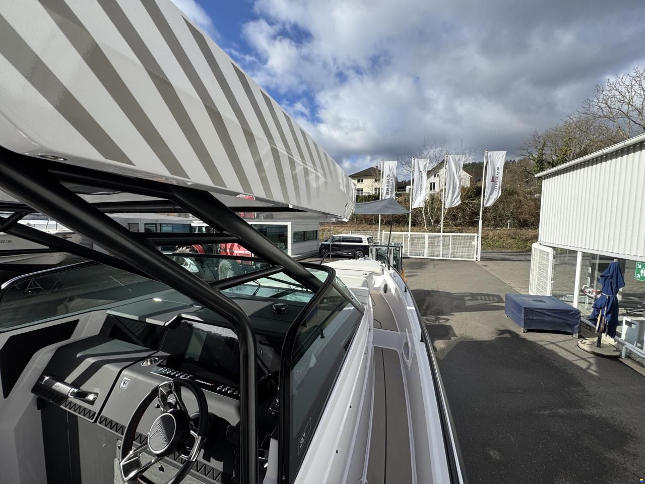 Axopar 37 Sun Top - Iconic Edition