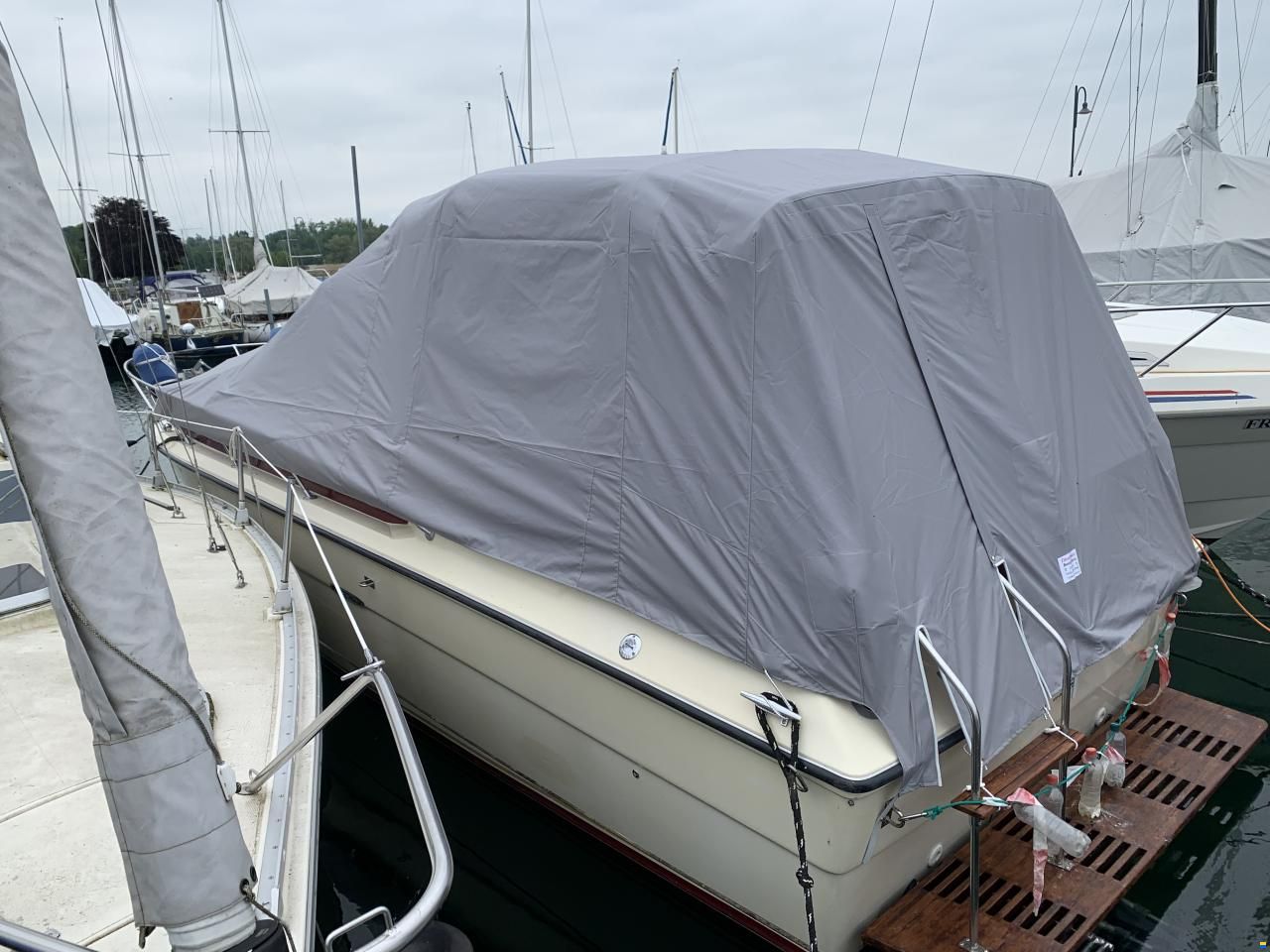 Sea Ray SRV 260 Sundancer