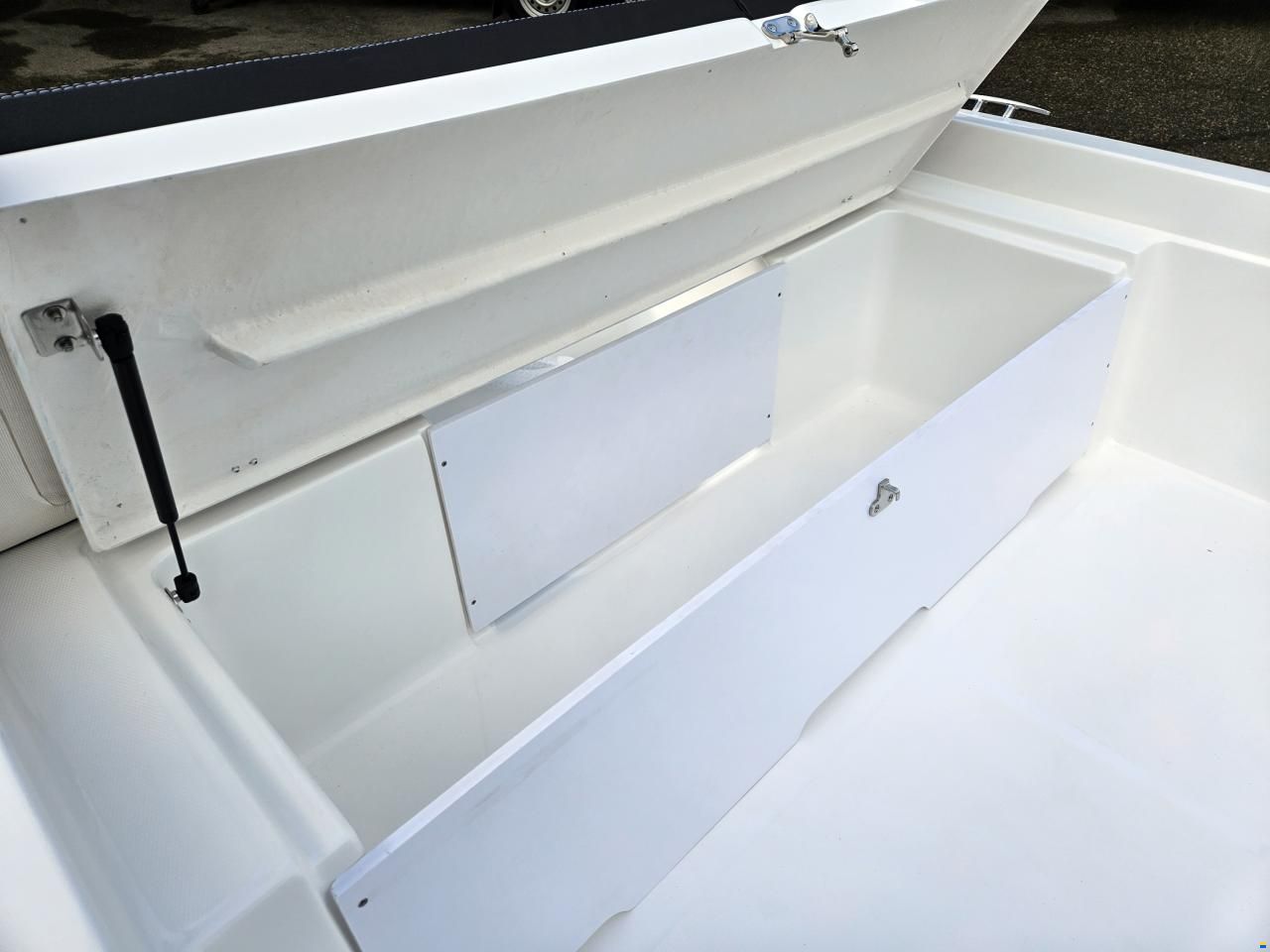 B2 Marine Cap Ferret 135 Open + Mercury 8 EFI