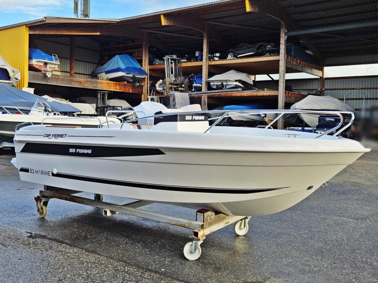 B2 Marine Cap Ferret 155 Fishing