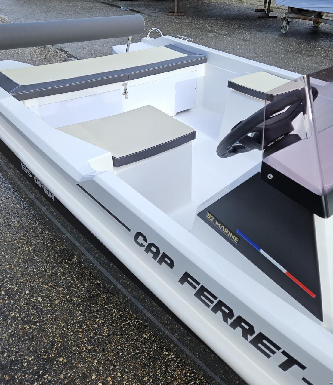 B2 Marine Cap Ferret 135 Open