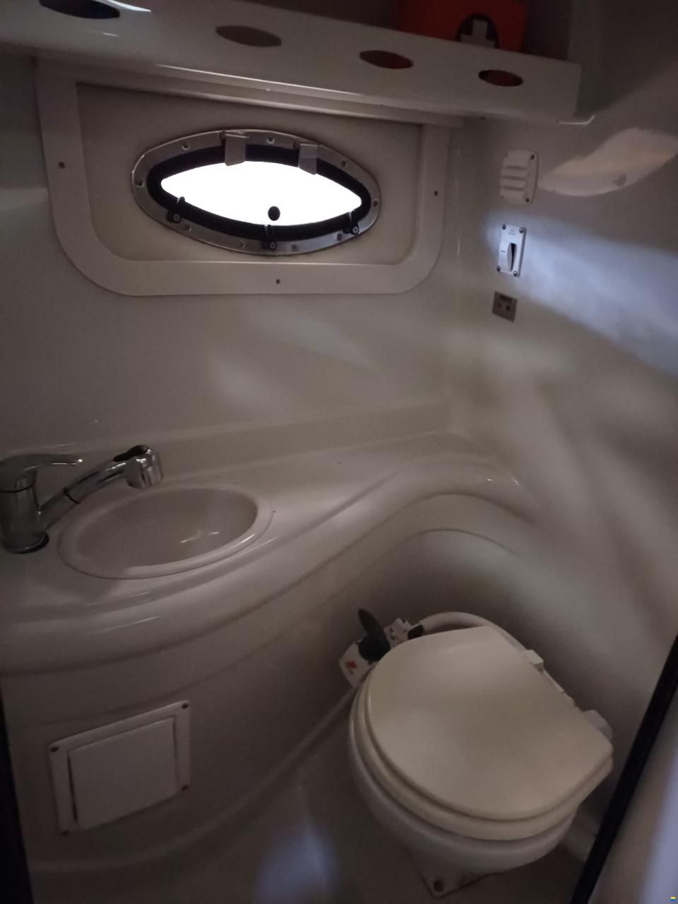 Crownline 250CR