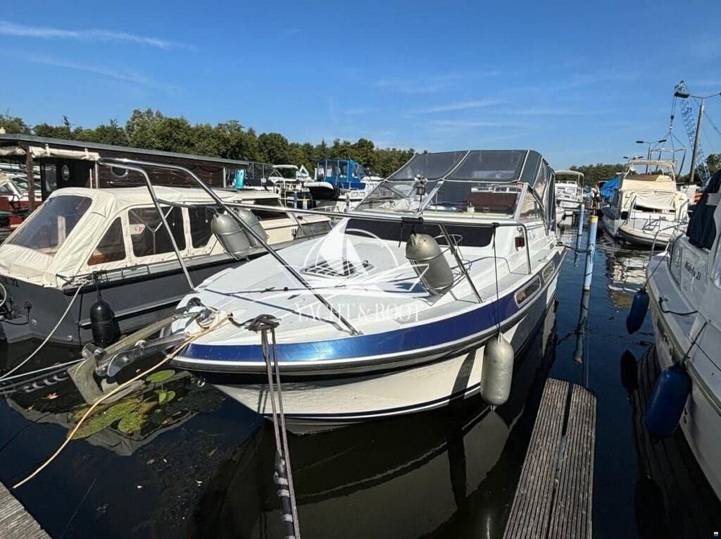 Fairline Carrera 24