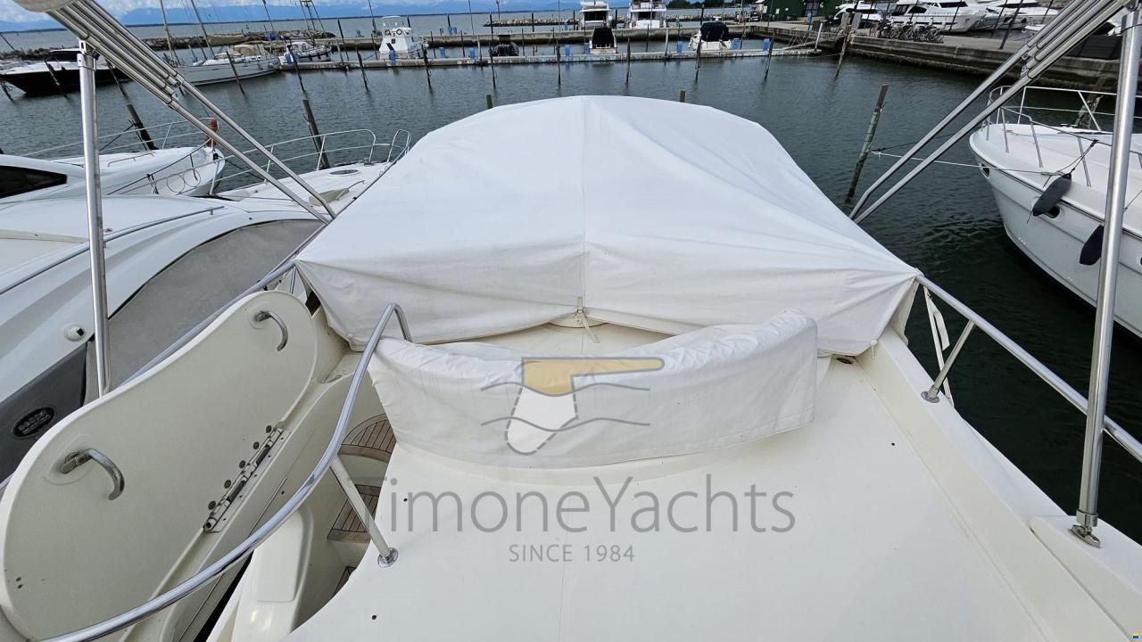 Azimut 46