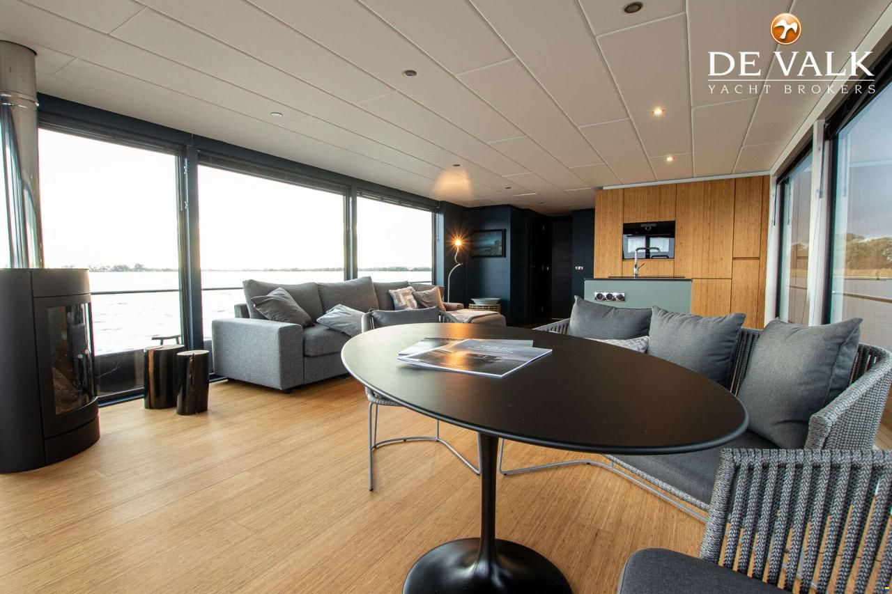 Houseboat Waterloft Luxemotor