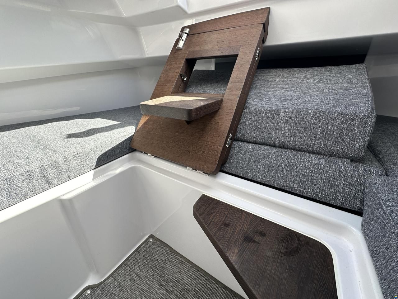 Axopar 29 Cross Cabin