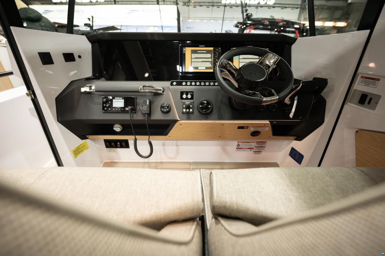 Axopar 29 XC Cross Cabin