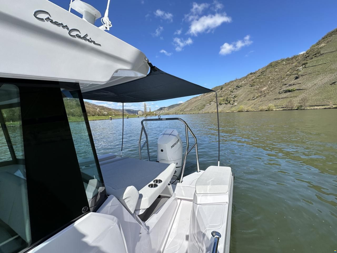 Axopar 29 Cross Cabin