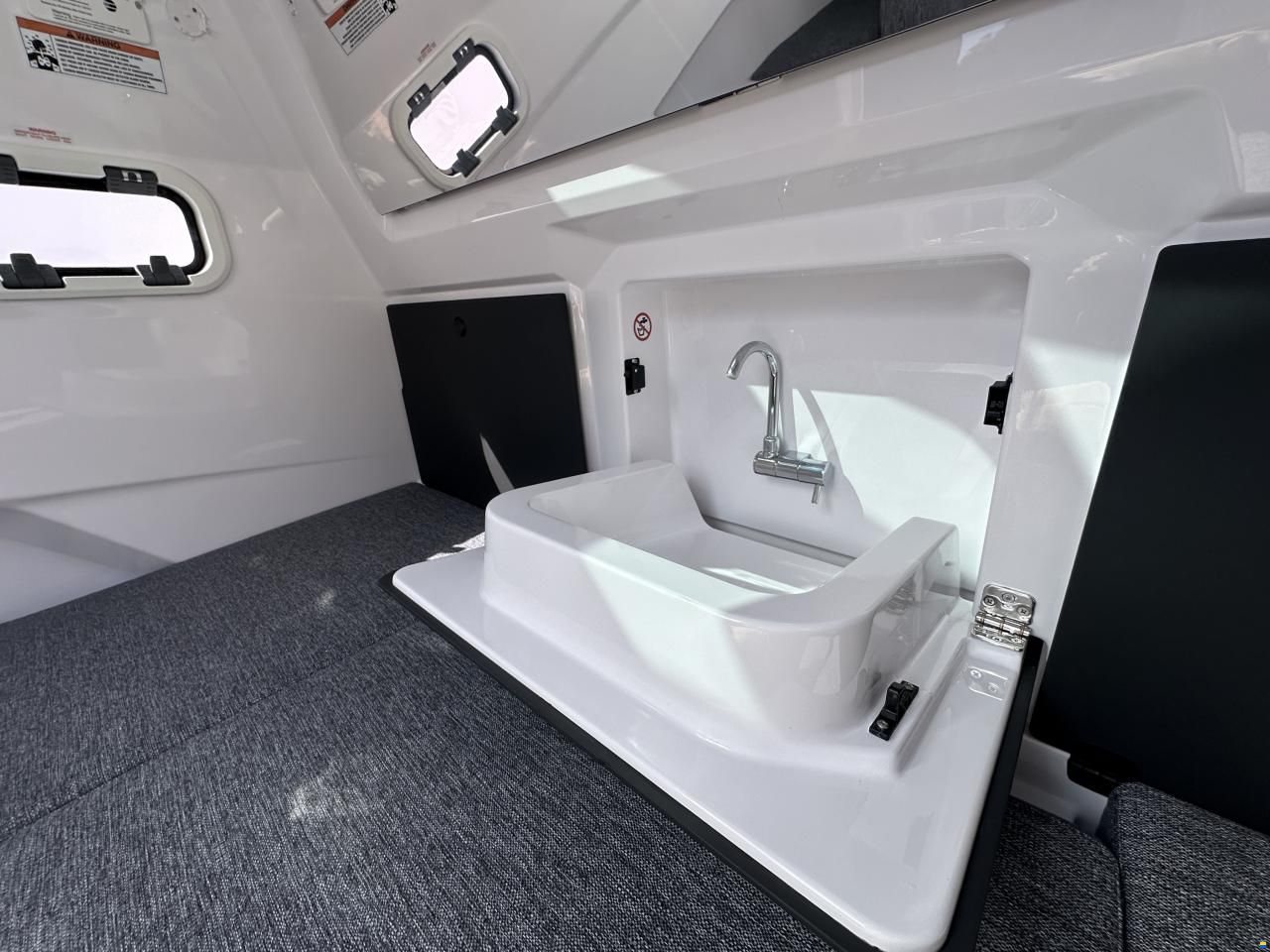 Axopar 29 Cross Cabin