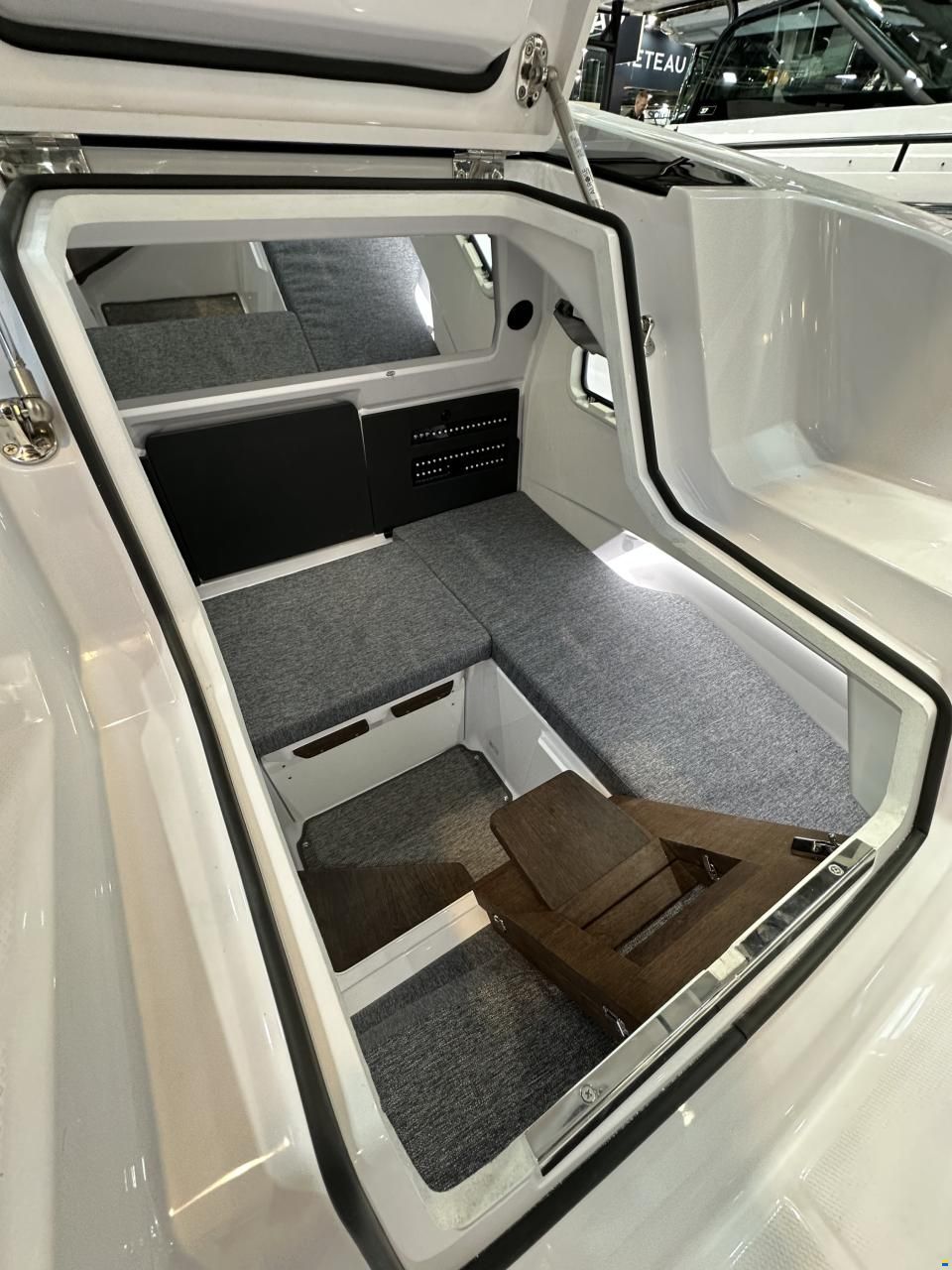 Axopar 29 XC Cross Cabin