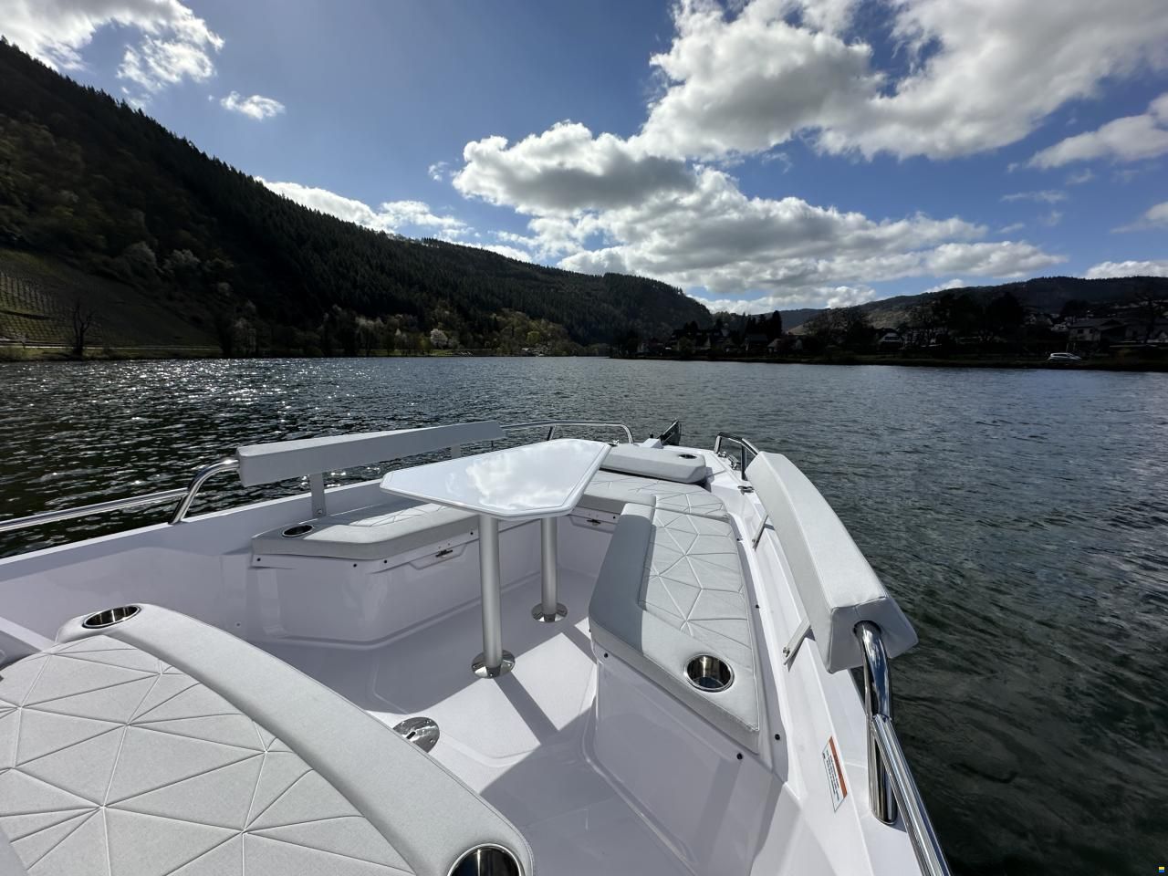 Axopar 29 Cross Cabin