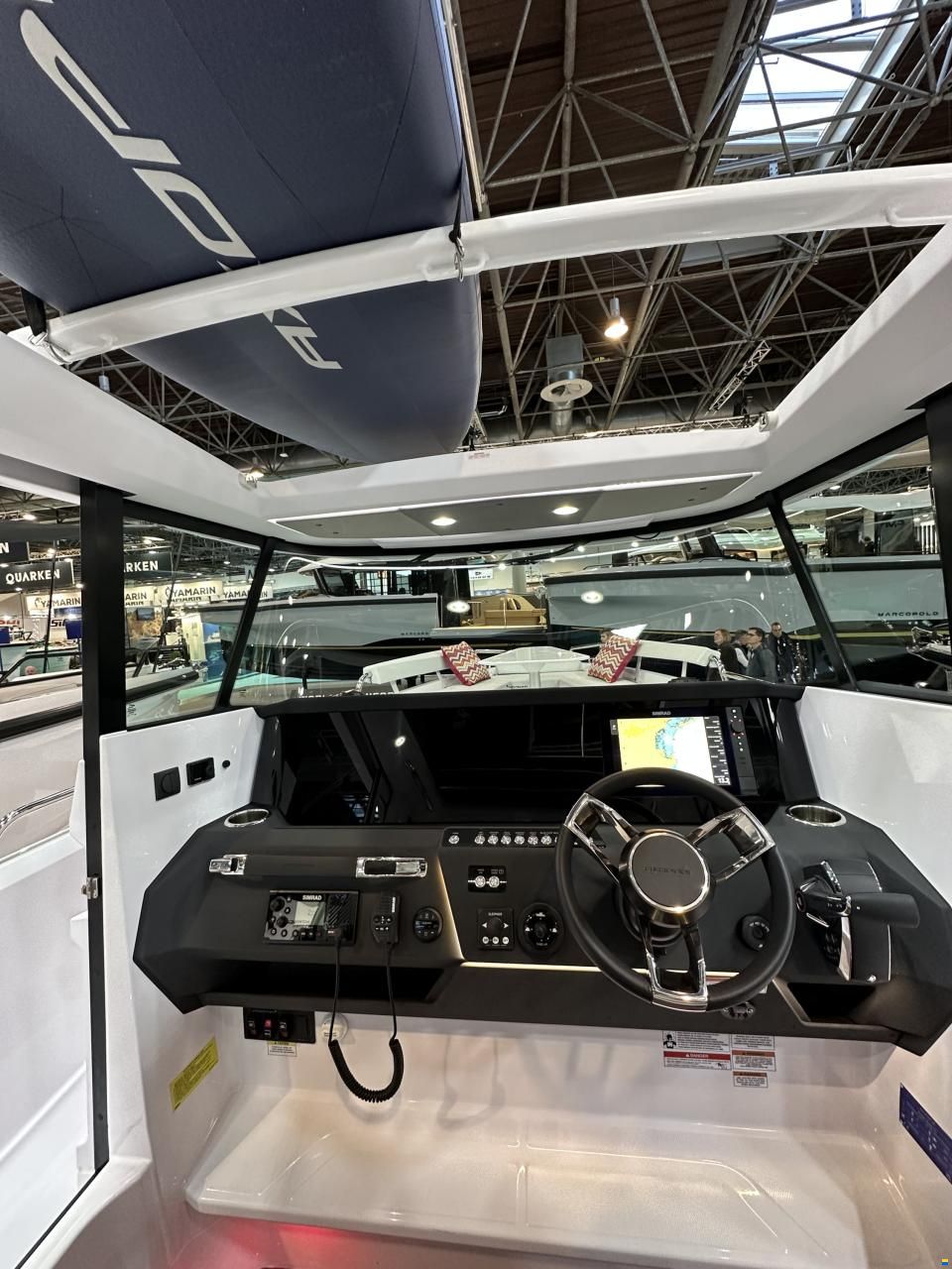 Axopar 29 XC Cross Cabin