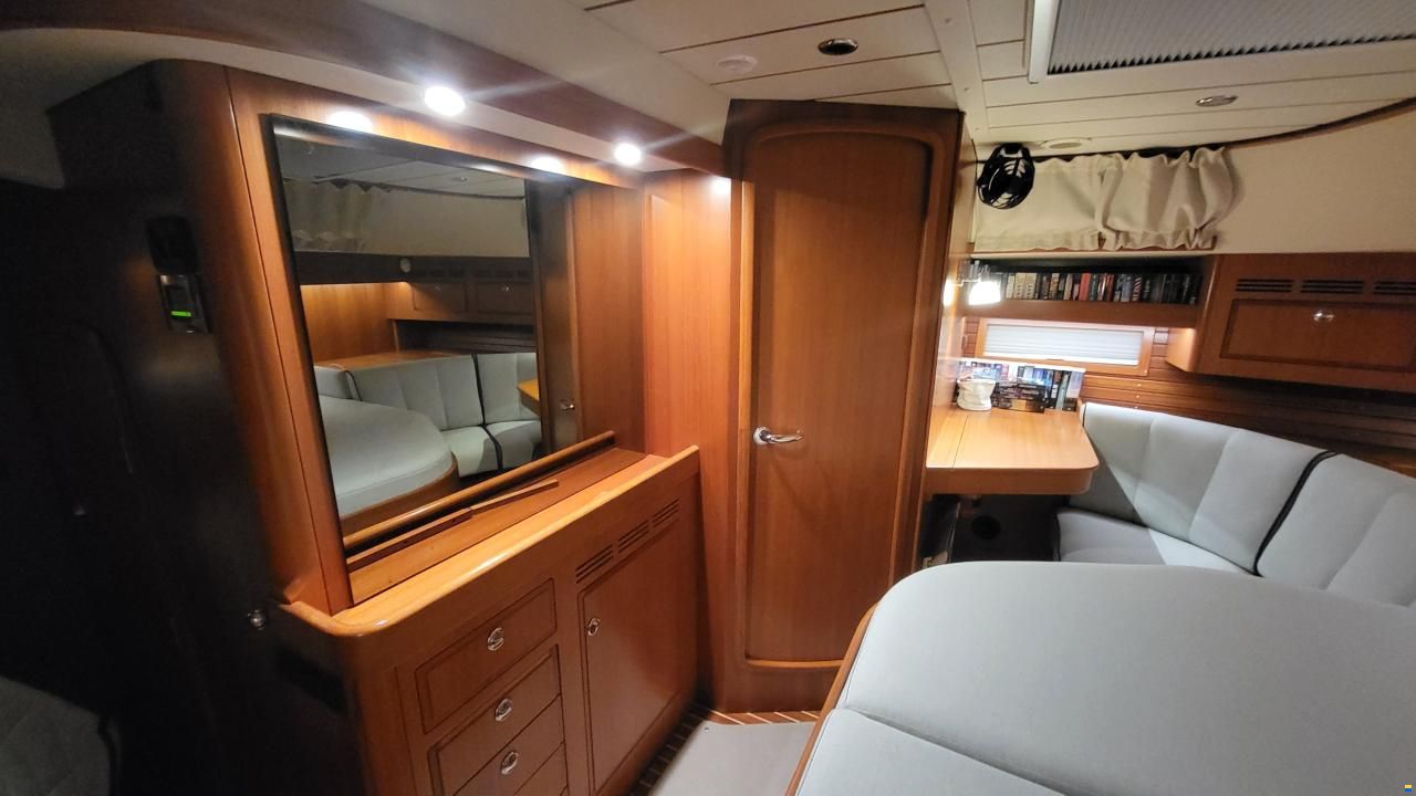 Hallberg-Rassy 55