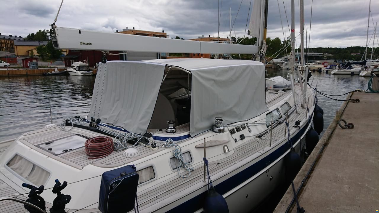 Hallberg-Rassy 55