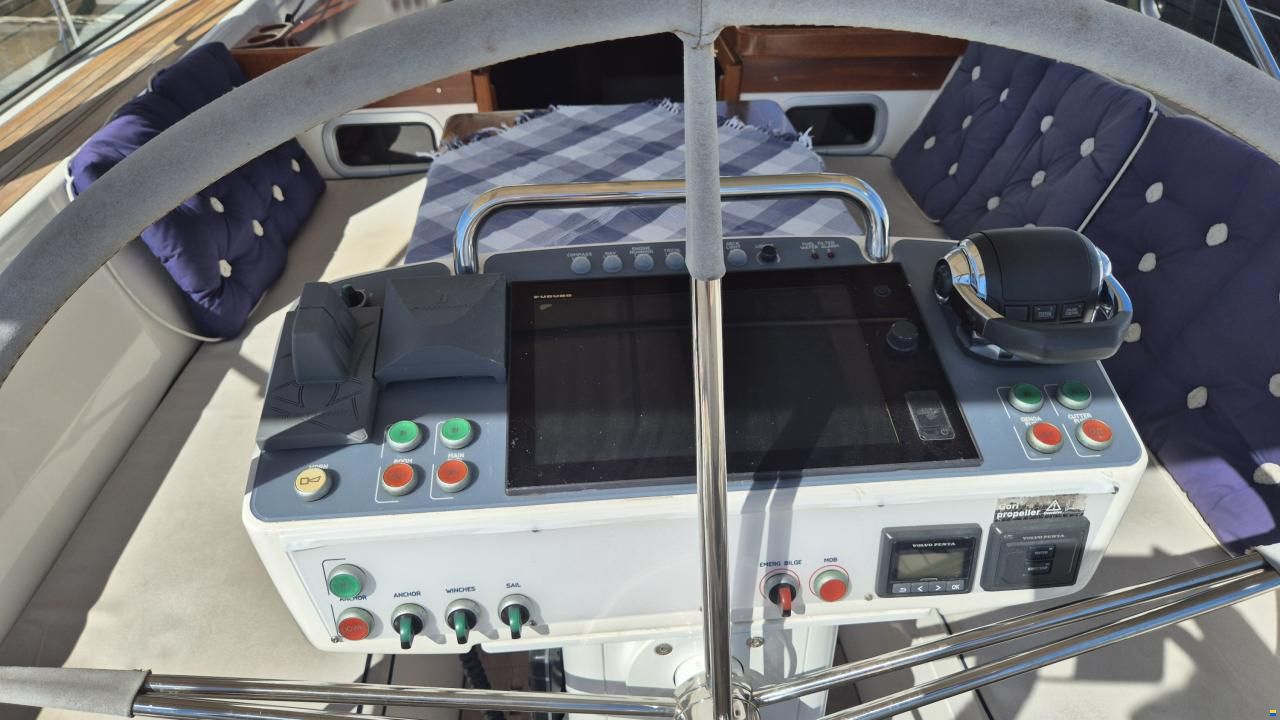 Hallberg-Rassy 55