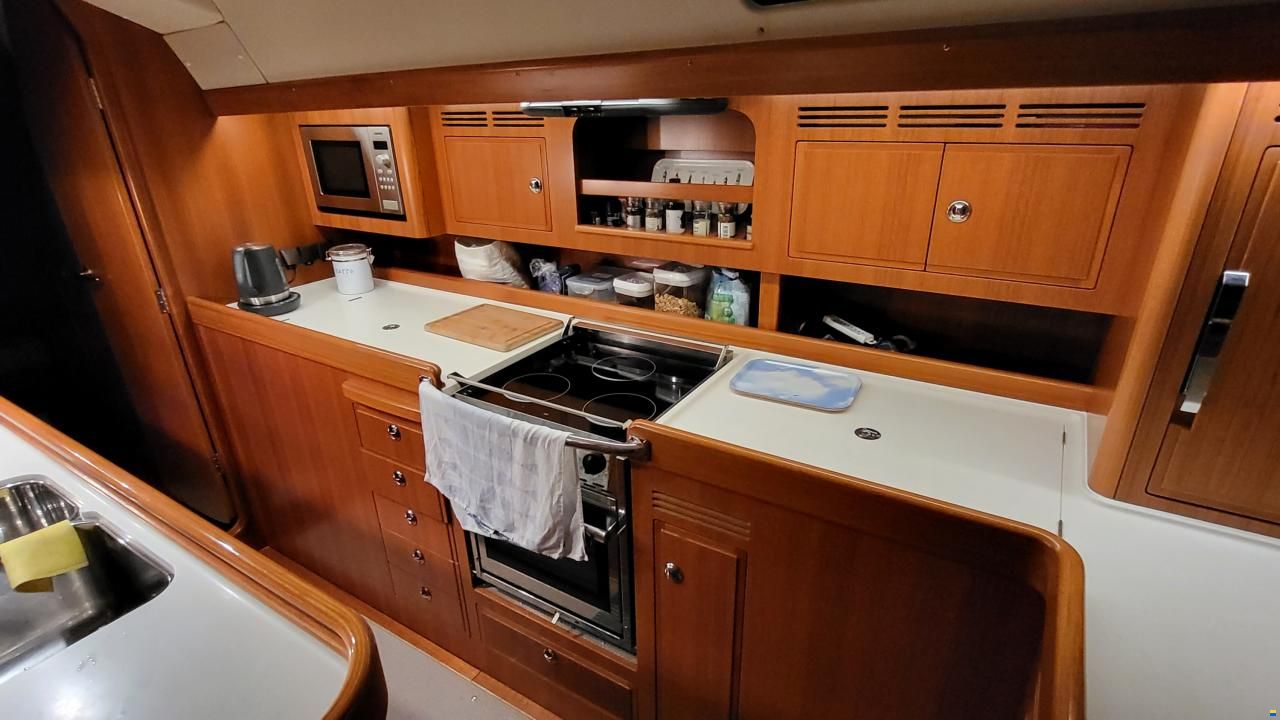 Hallberg-Rassy 55