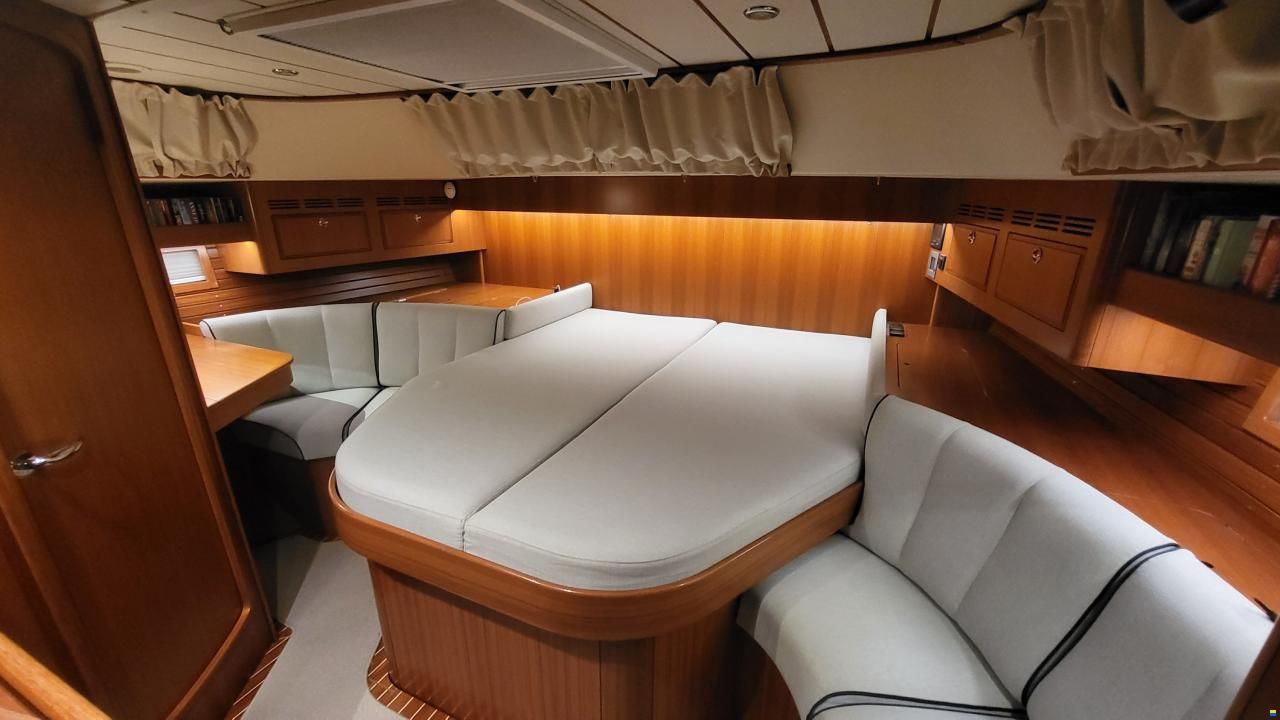 Hallberg-Rassy 55