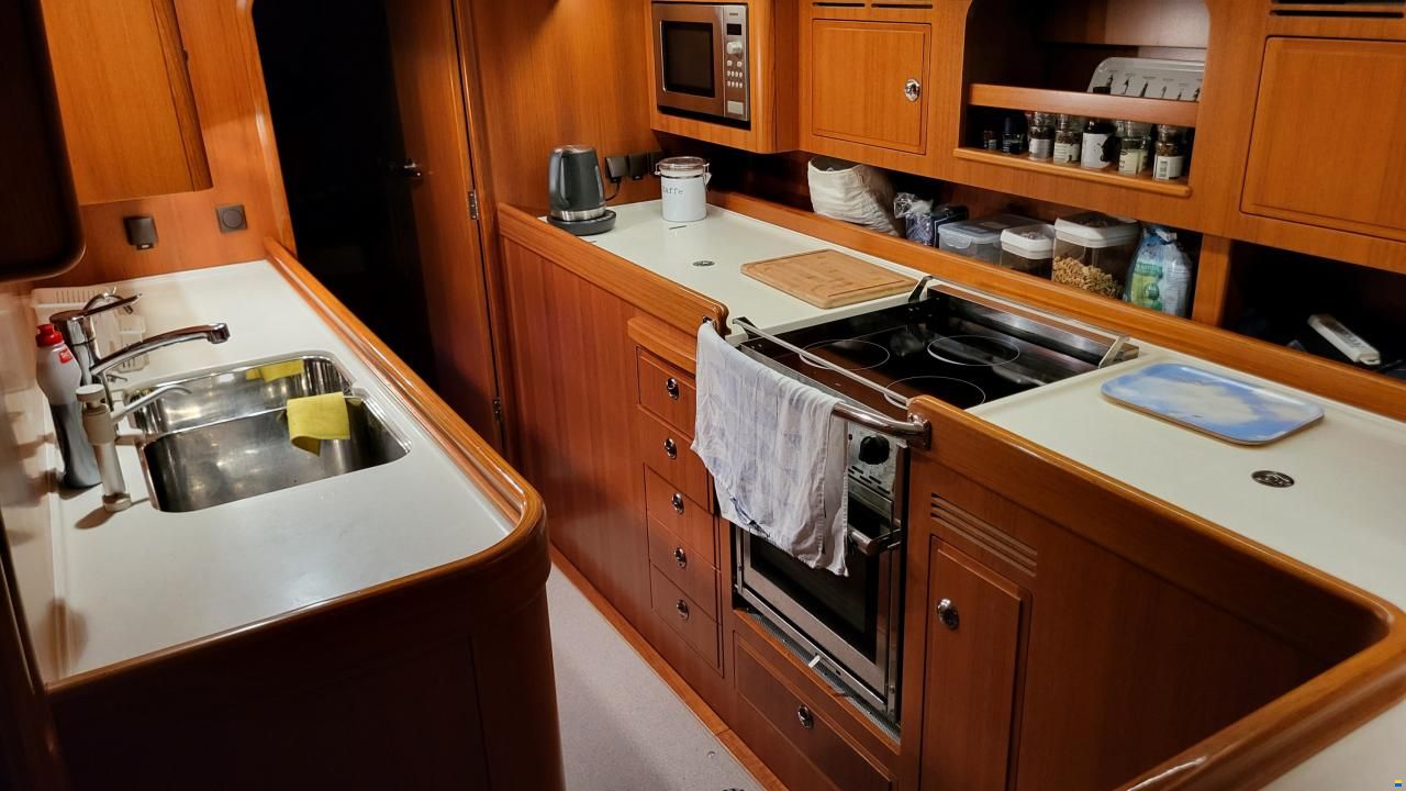 Hallberg-Rassy 55