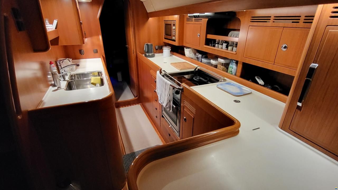 Hallberg-Rassy 55