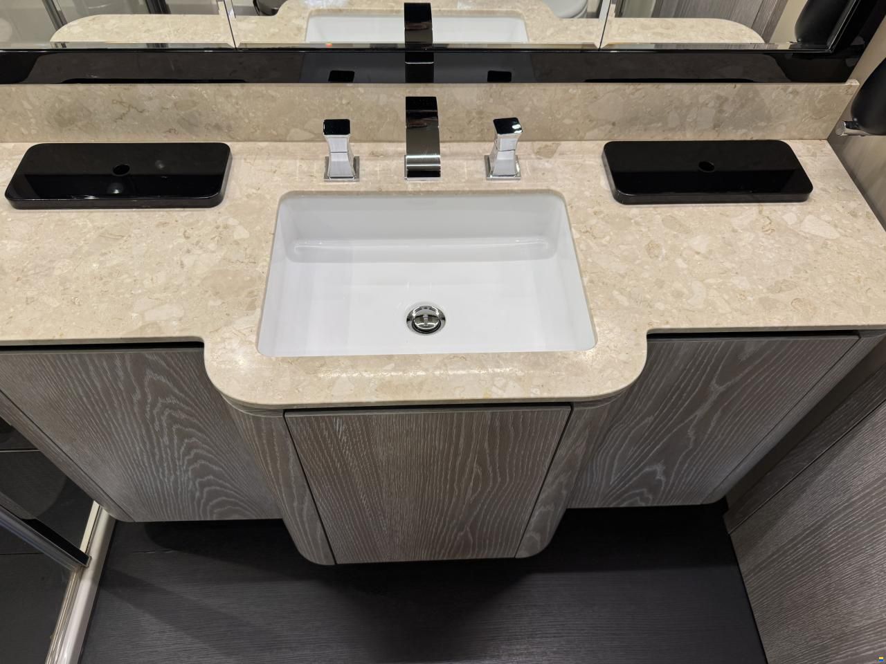 Azimut Magellano 66