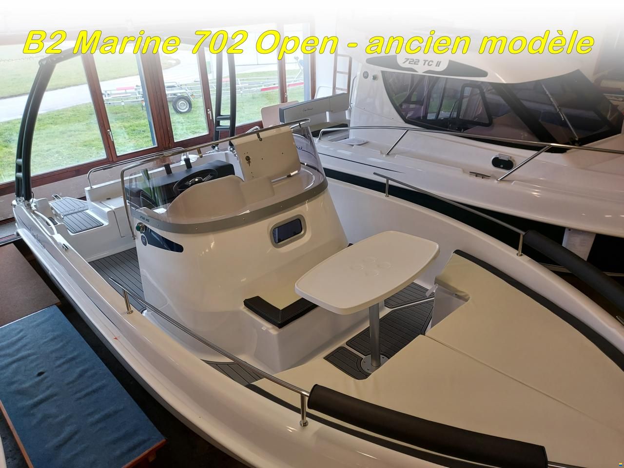 B2 Marine Cap Ferret 702 Open