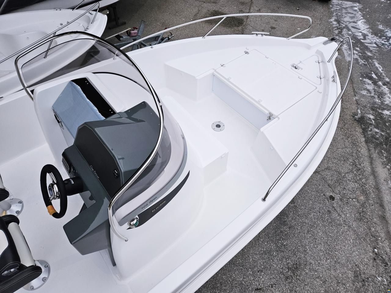 B2 Marine Cap Ferret 702 Open