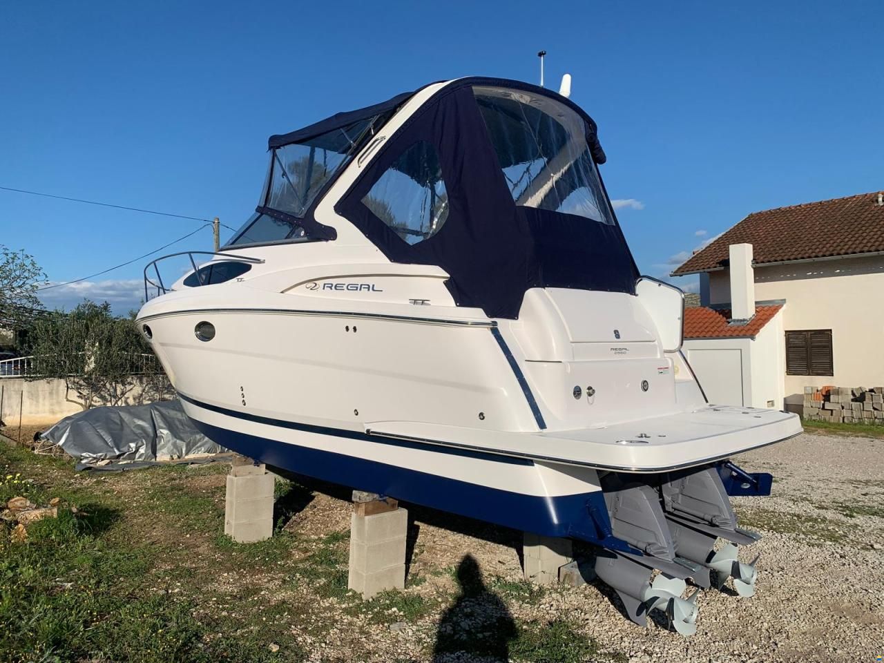 Regal 2860 Window Express