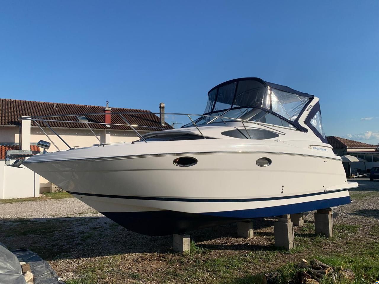 Regal 2860 Window Express