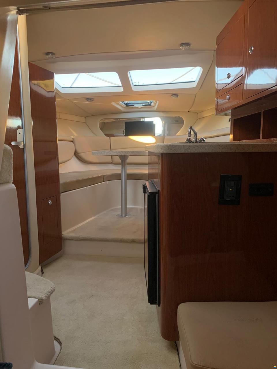 Regal 2860 Window Express