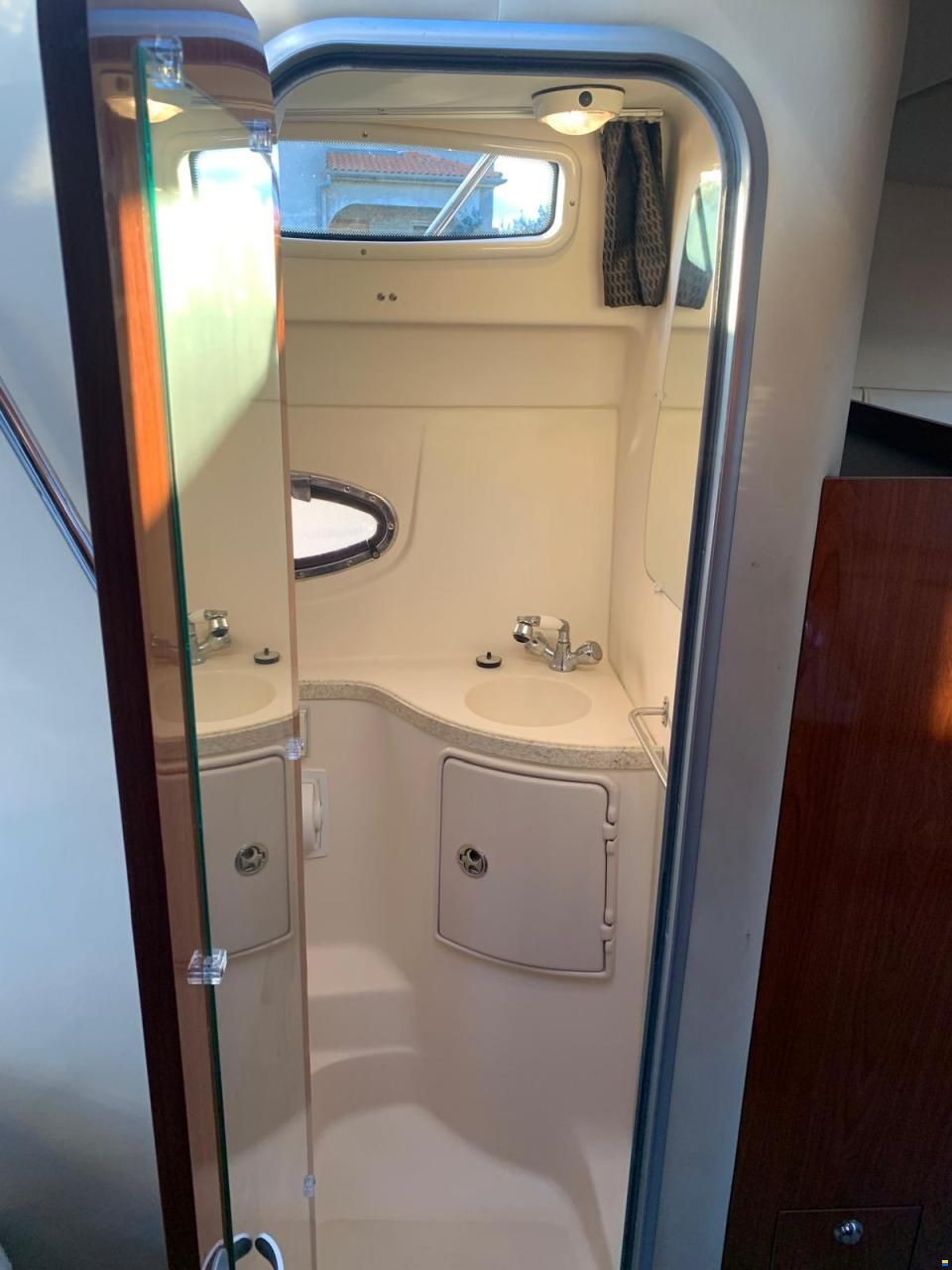 Regal 2860 Window Express