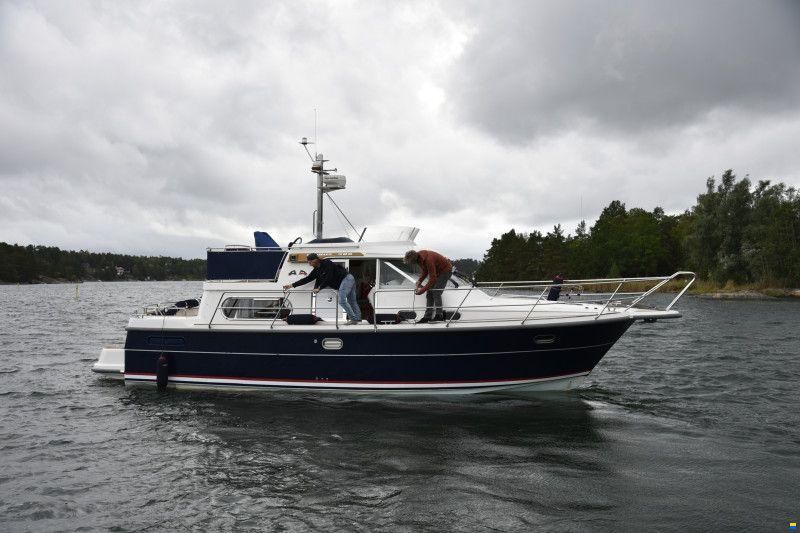 Nimbus 380 Commander