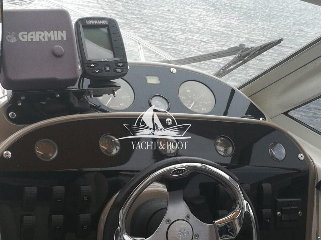 Maxum 2800 SCR