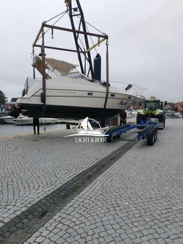 Maxum 2800 SCR