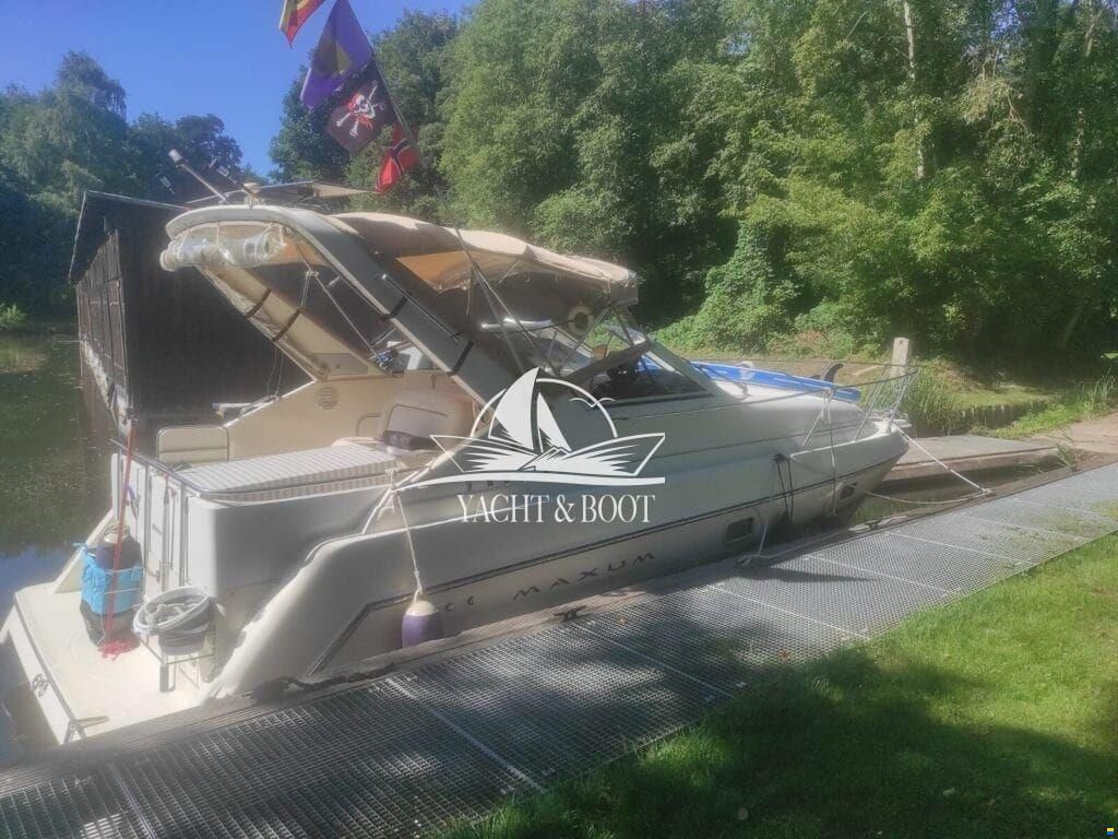 Maxum 2800 SCR