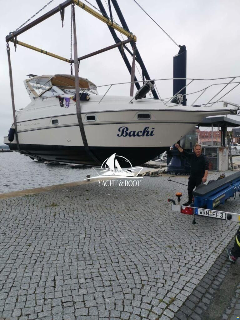 Maxum 2800 SCR