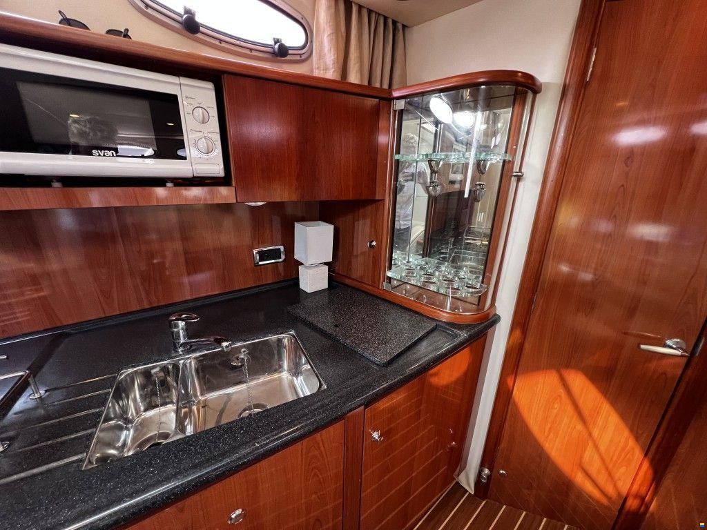 Sealine S38